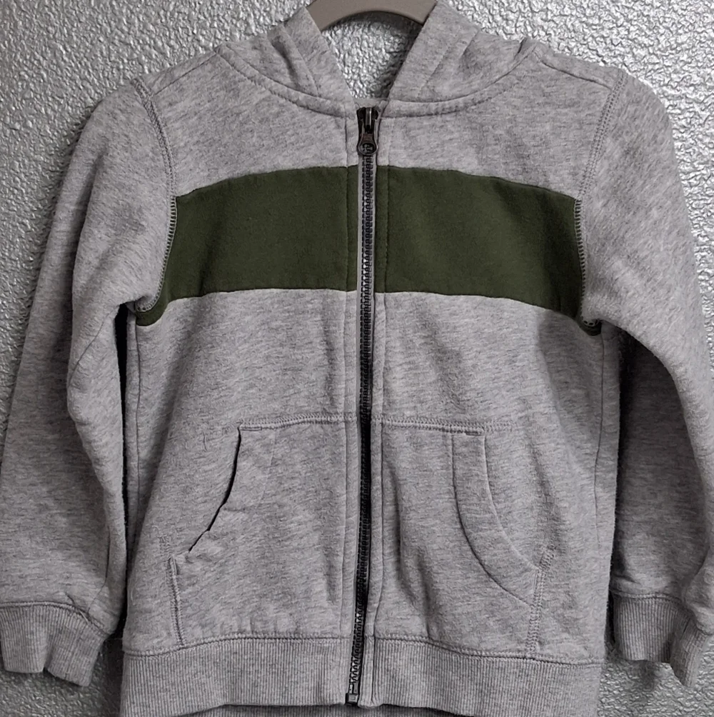 Carter's Gray and Green Hoodie Size 5T